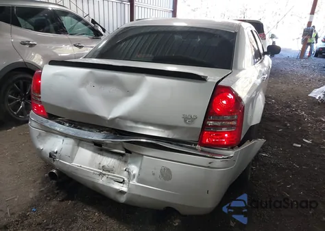 2005 Chrysler 300C из США, поврежденный, VIN 2C3JA63H75H577220